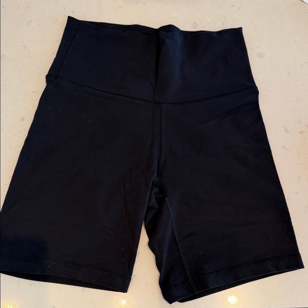 Aritzia High-Waist Black Women's Active Shorts size S